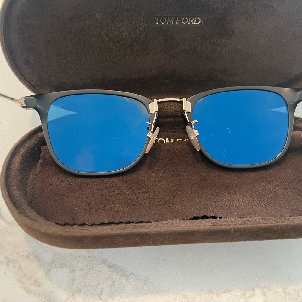 Tom Ford Sunglasses - Picture 3 of 7